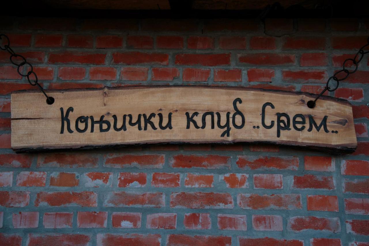 Hotel Srem Sremska Mitrovica Dış mekan fotoğraf