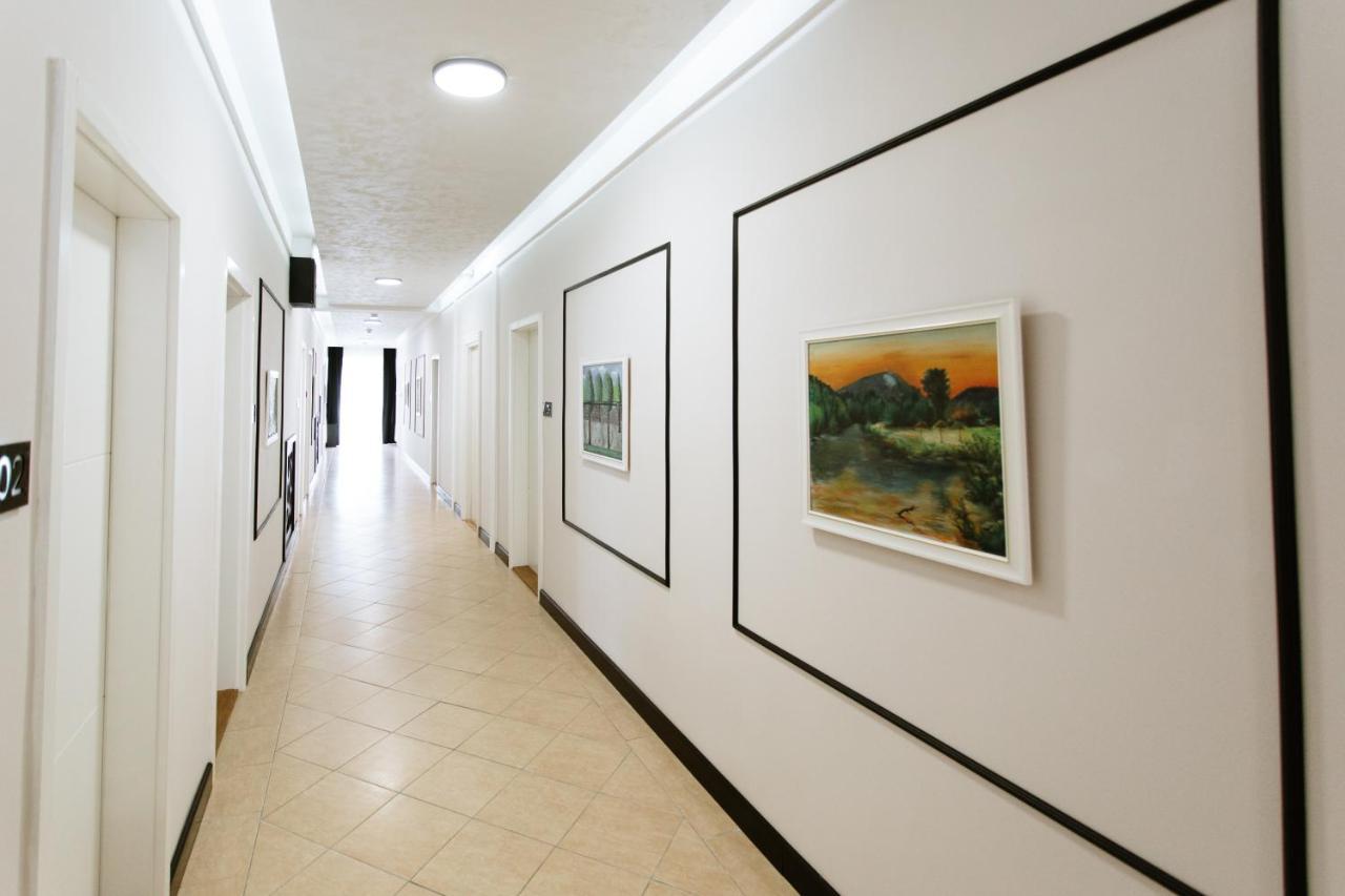 Hotel Srem Sremska Mitrovica Dış mekan fotoğraf